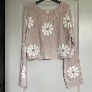 Cropped sweater with big sleeves